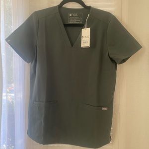 ***NEW with TAGS***. FIGS Cashma 3-Pocket Top, Size Small, Bonsai.